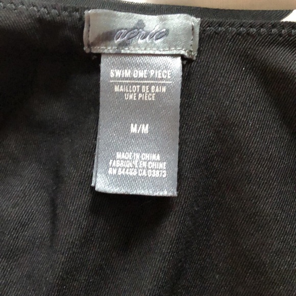 Cheeky one piece. - Picture 5 of 5